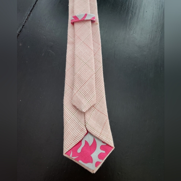 Pink Neck Tie - Picture 2 of 4